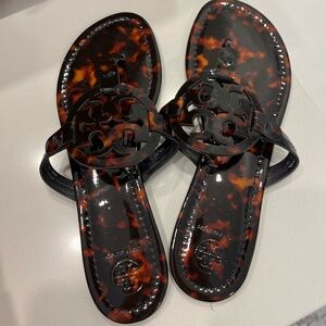 NIB Tory Burch Miller sandals in Tortoise Patent Sz 9